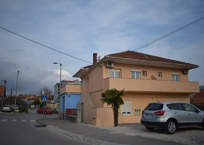 Apartments Nediljko & Mila